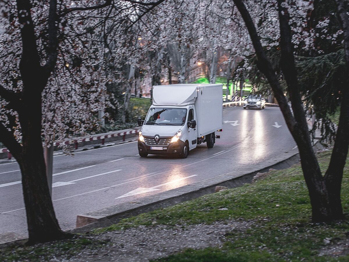 Samochody dostawcze i busy na cesję - leasing pojazdów dostawczych